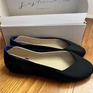 Rothy’s flats 8.5 New in Box! Black